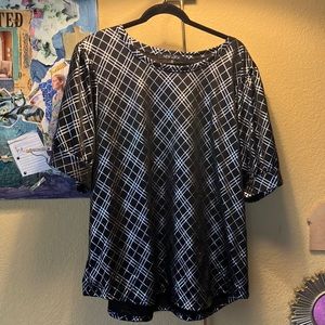 New Look Black with Silver Accent Puff Sleeve Top. size 2x